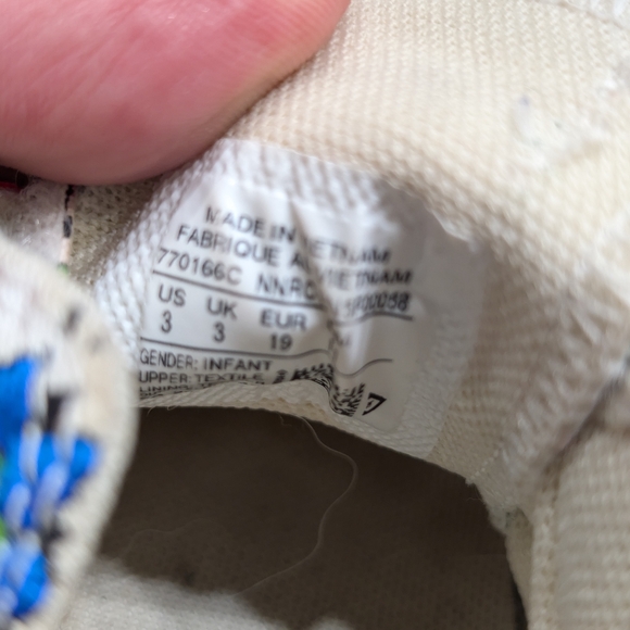 Converse Unisex-Child Chuck Taylor All Star 2v Low Top Sneaker, Infant - Picture 4 of 4